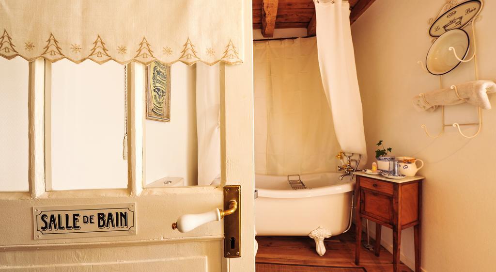 Les Petites Vosges Bed and Breakfast Bagnères-de-Bigorre Δωμάτιο φωτογραφία