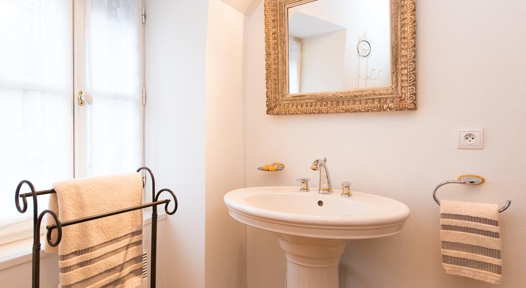 Les Petites Vosges Bed and Breakfast Bagnères-de-Bigorre Δωμάτιο φωτογραφία