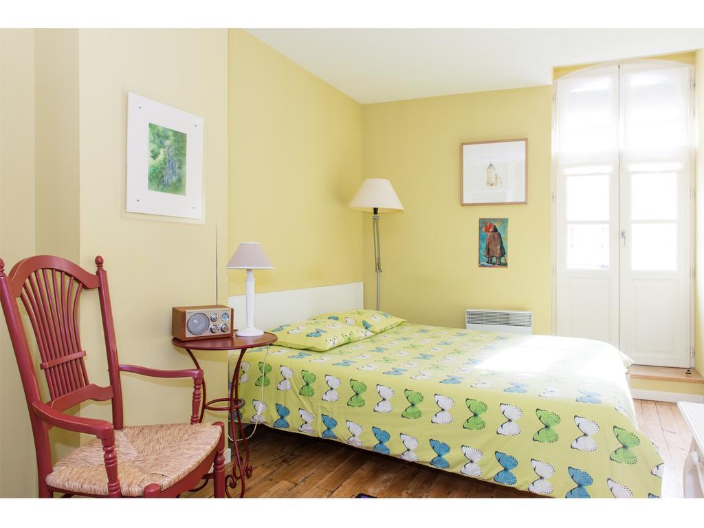Les Petites Vosges Bed and Breakfast Bagnères-de-Bigorre Δωμάτιο φωτογραφία